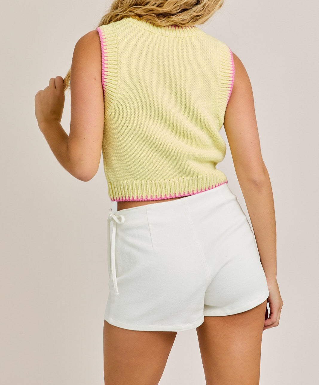 SLEEVELESS CREW NECK STITCHING DETAIL SWEATER TOP